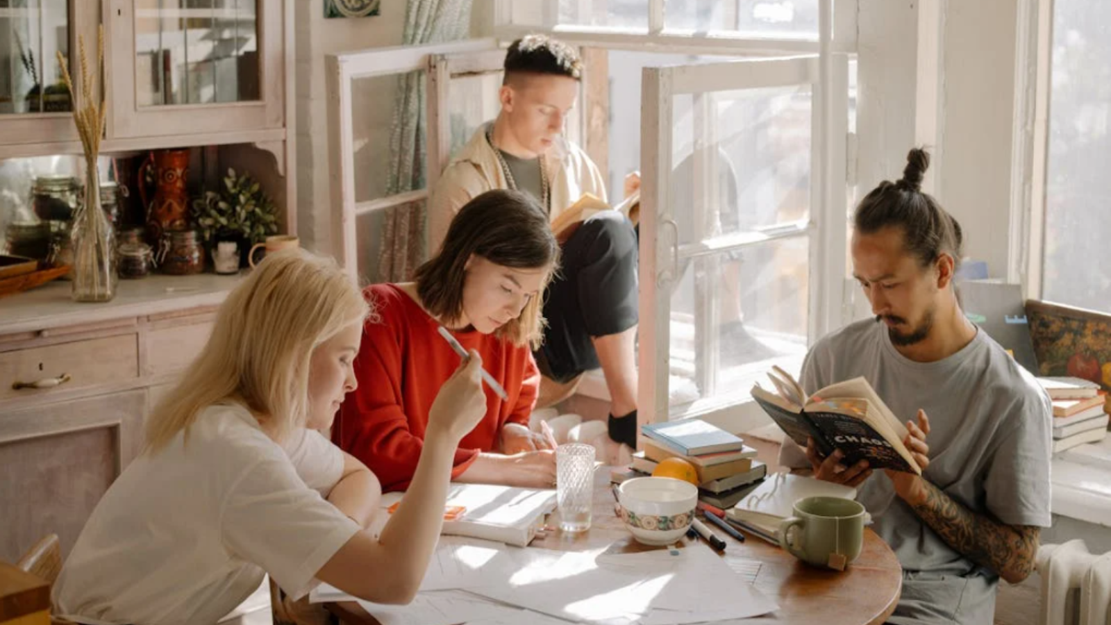 在英国留学的中国学生都在做什么？社交、旅行与娱乐指南