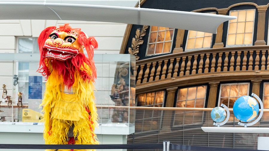 身在异乡欢庆佳节