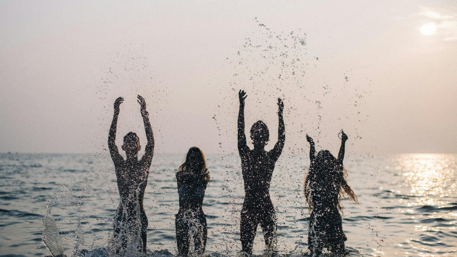 背上“改变世界的女性”——一只来自英国的传奇帆布包