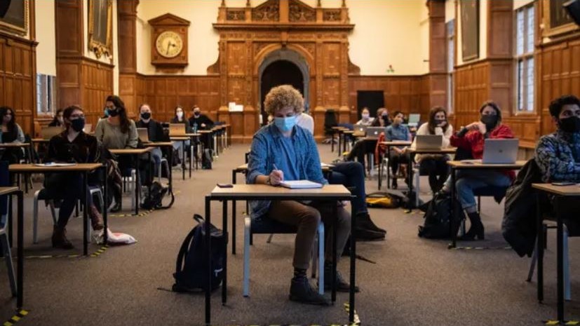 英国学生返校计划