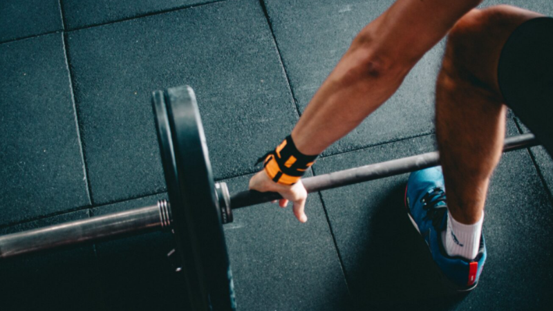  你恢复锻炼需要的五个必备装备这个健身清单上都有！