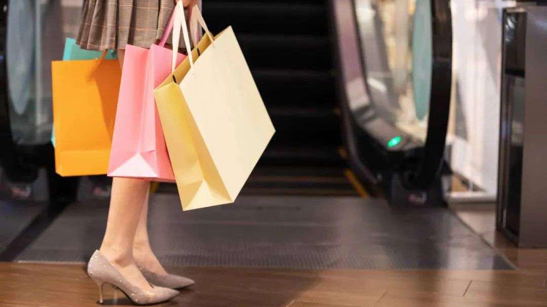 How does Owned Media Influence HER Economy