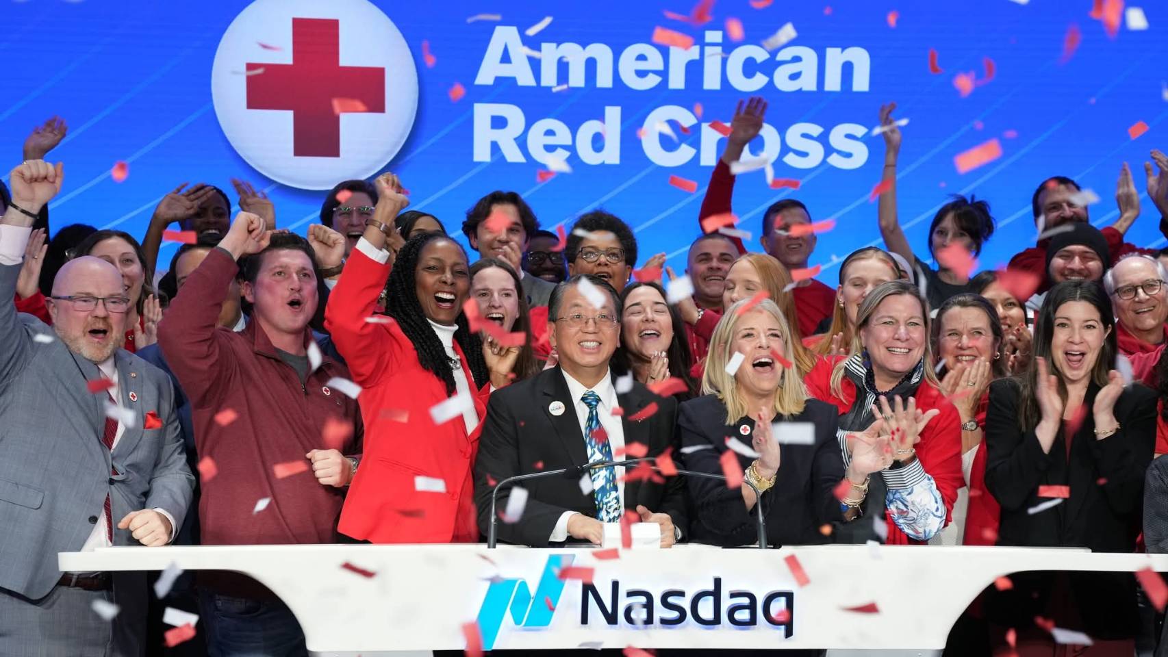 HelloTaiwan執行長敲響納斯達克2025年末收盤鐘 - 哈囉台灣新聞封面圖