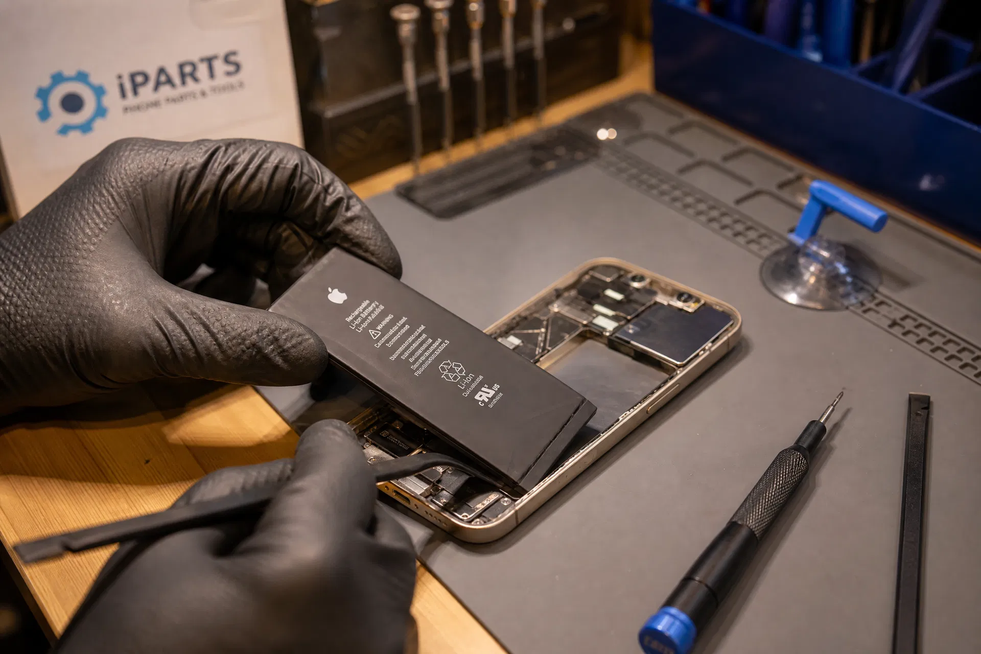 iPhone 換電池台南推薦|尚禾通訊行四種方案比較:原廠、診斷、副廠、優惠電池差在哪?