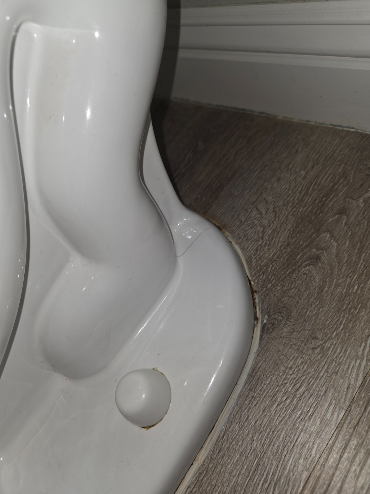 Toilet leaks  - Here at Cotton City Plumbing came out to see why the toilet was leaking. We found that the toilet had a crack on the tank at a house in Wolfforth, Texas.