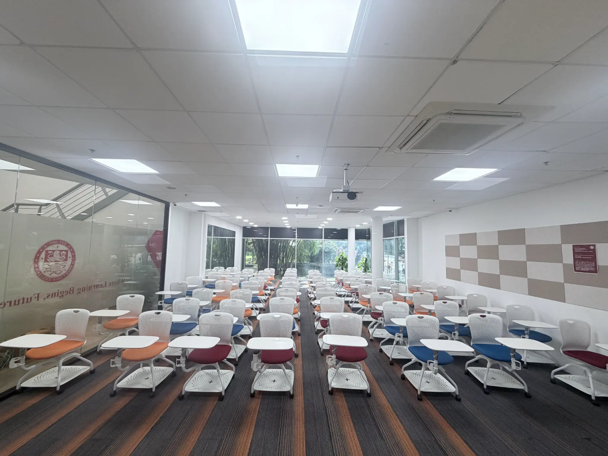 Spacious Lecture Room