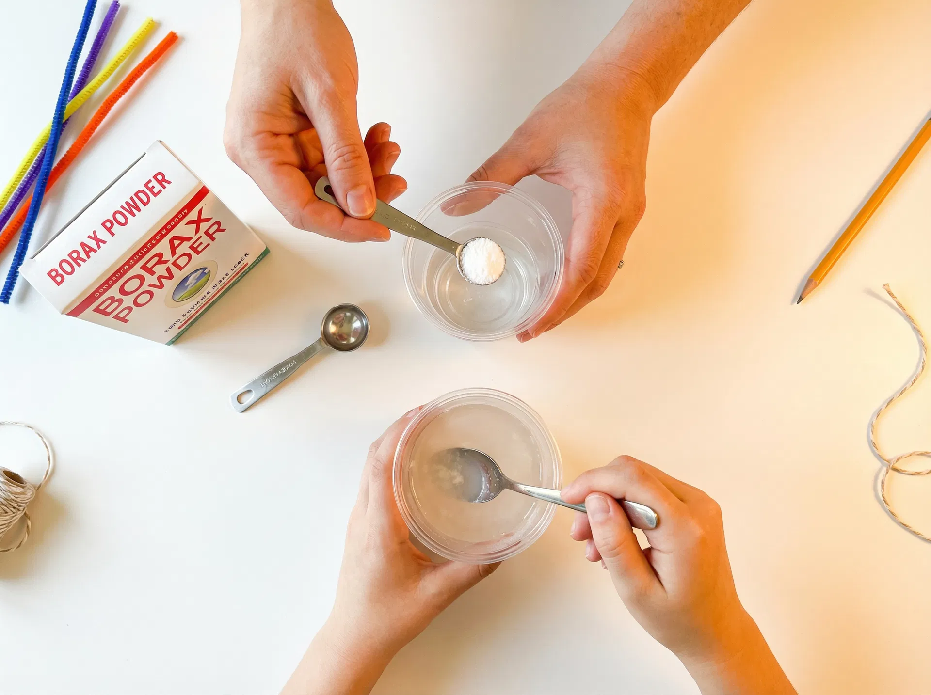 ホウ砂水を作る（大人が行う）のイラスト