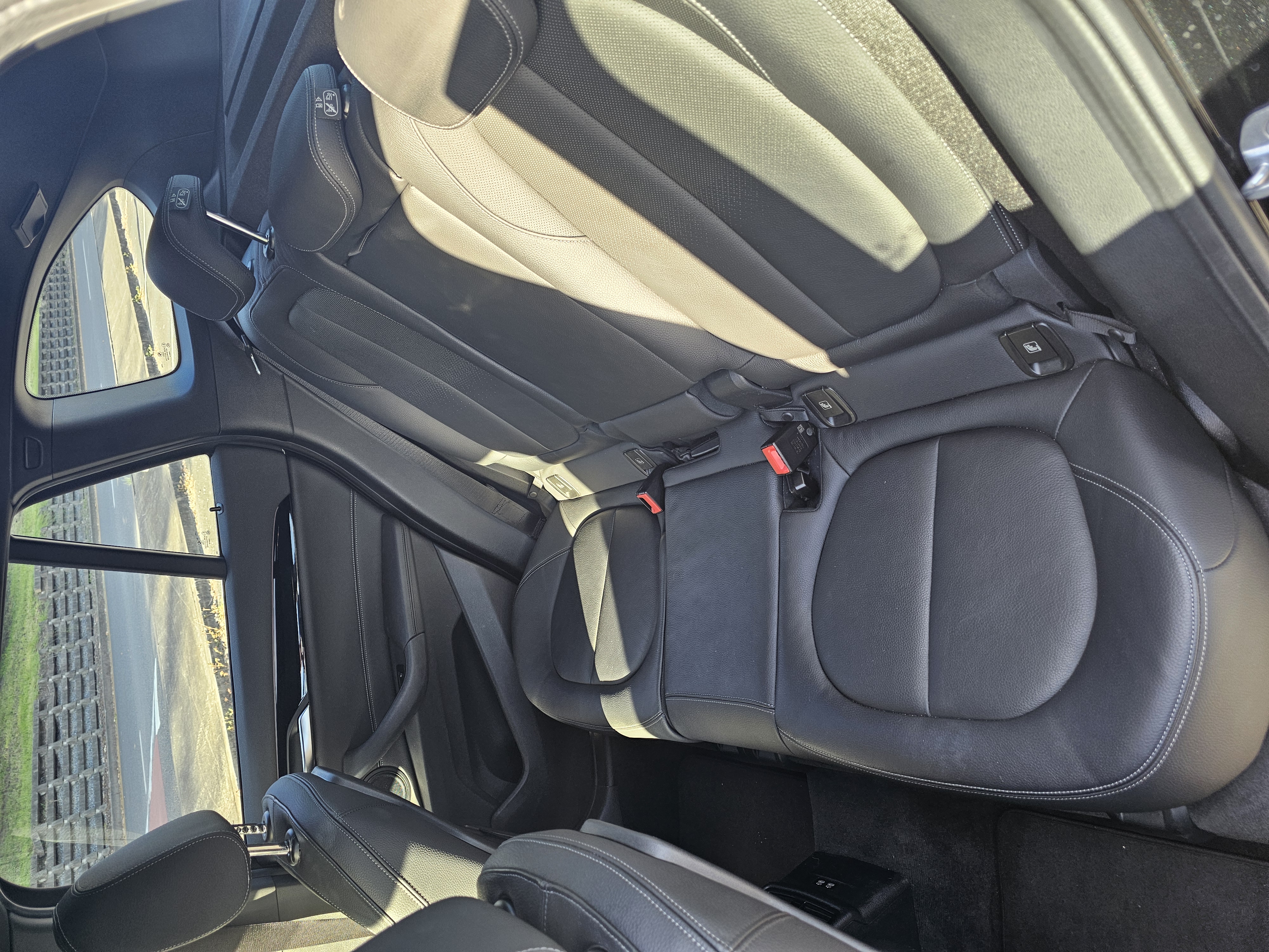 2019 BMW X1 - Black 8