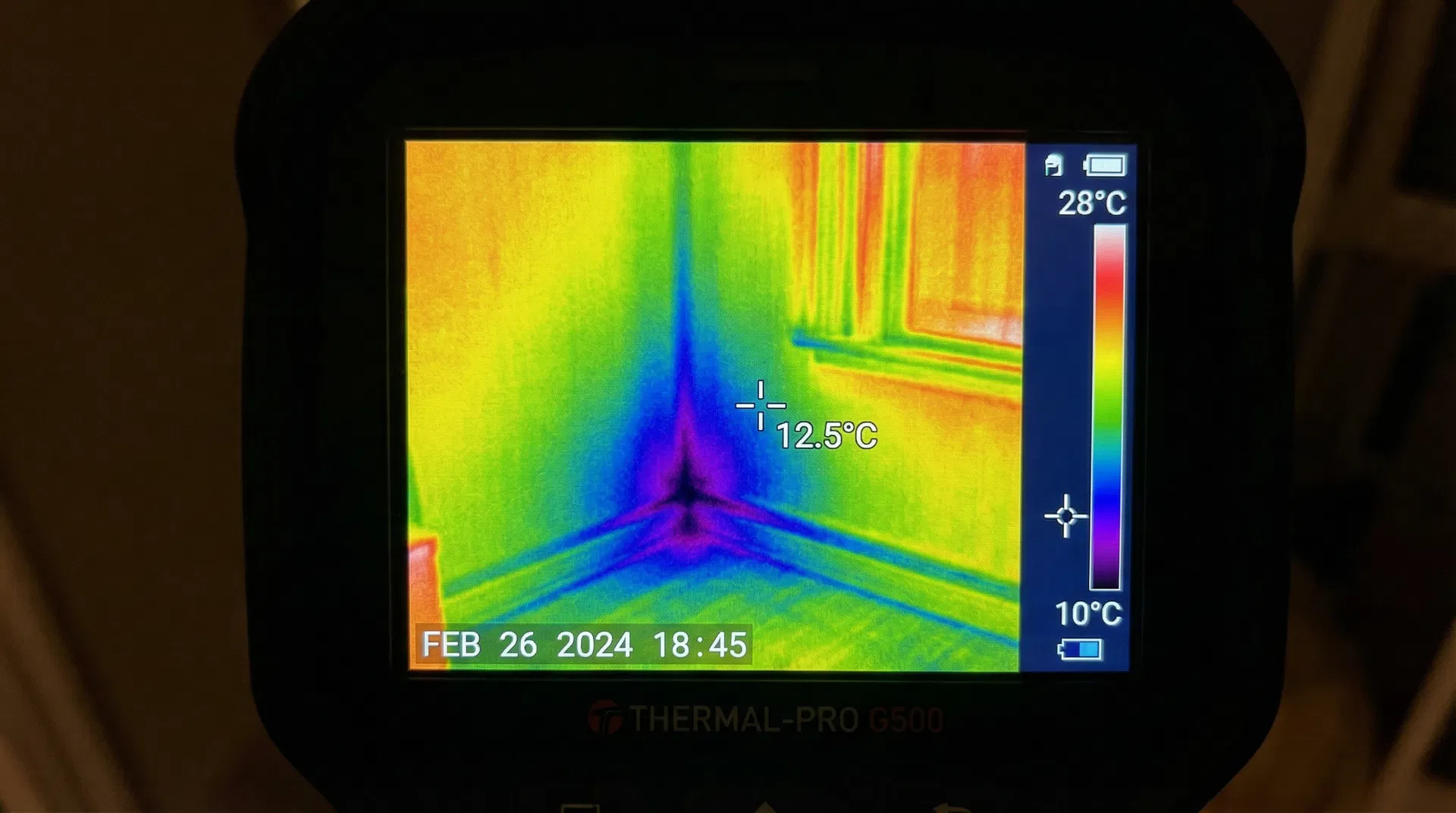 Wärmebildaufnahme einer Raumecke