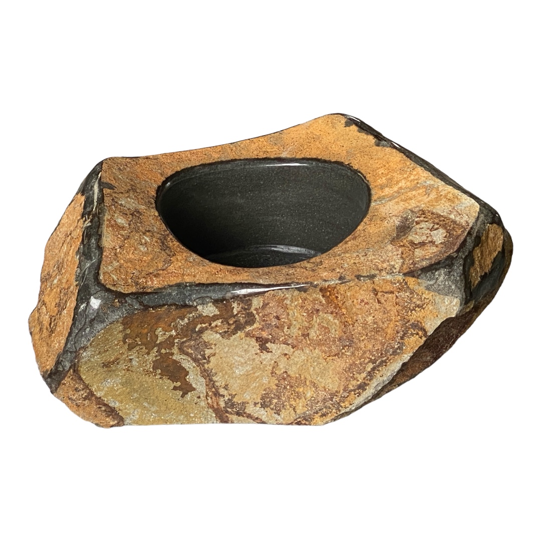 伊達冠石の水鉢