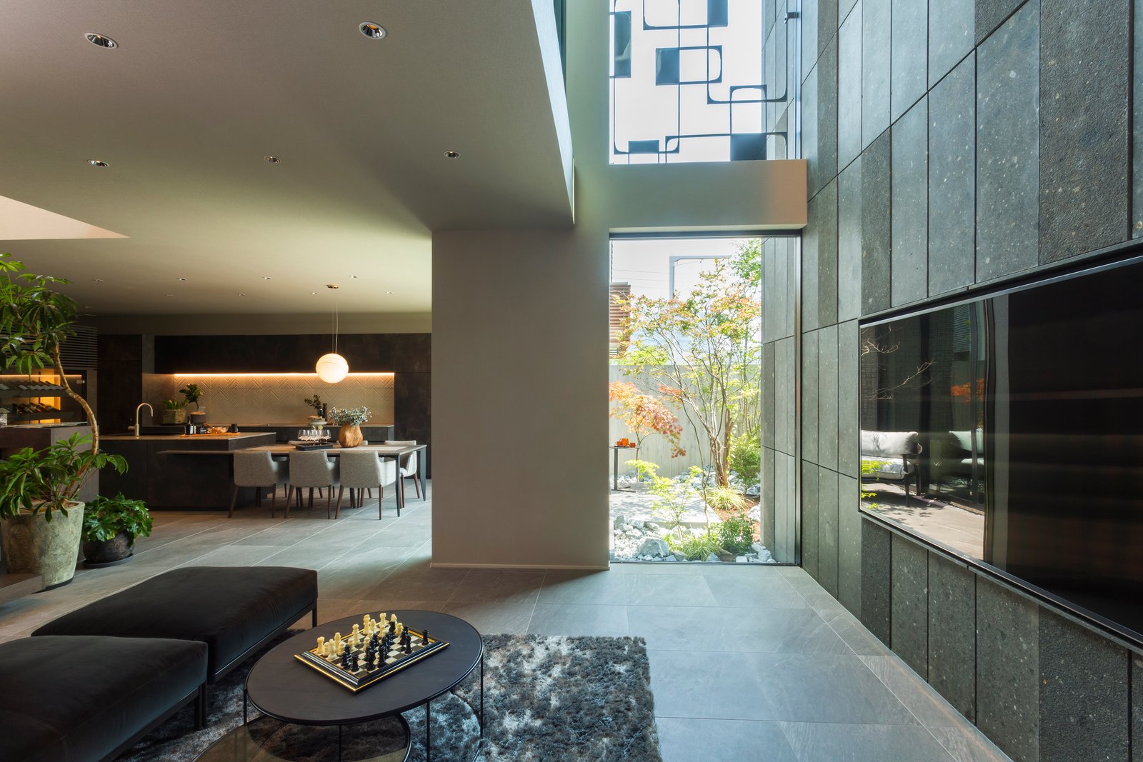 積水ハウス イズ広島アスタ展示場 
白河石 × 伊達冠石で創る唯一無二の空間 7