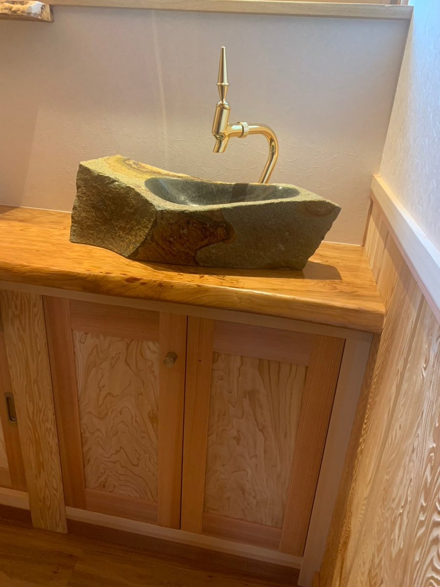 佐川住建様 ─ 木と石が自然に馴染む、白河石黒目と伊達冠石
（茨城県高萩市） 6