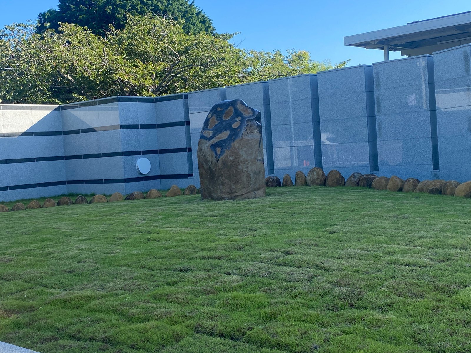 平和台霊園 永代供養塔「天空」
― 伊達冠石による自然石モニュメント ― - 追加画像5