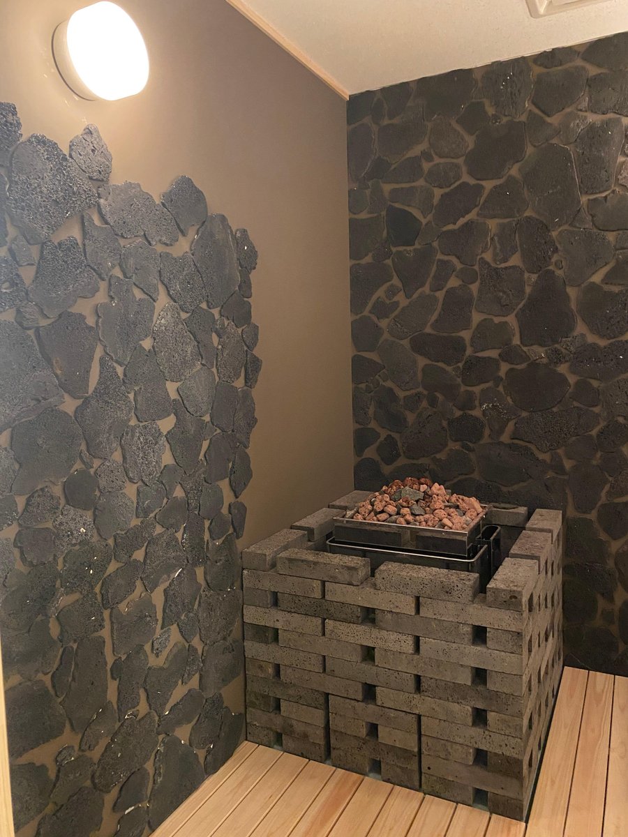 溶岩を用いたロウリュサウナ／溶岩ホットスタジオ
― 溶岩が支える二つの温熱空間 ― 8