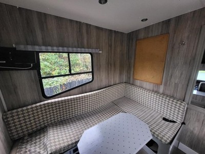 Isuzu NPR Horsebox Horse Box 2009 17