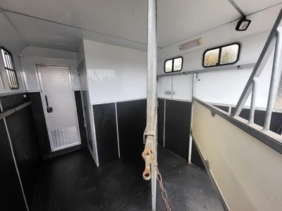 Isuzu NPR Horsebox Horse Box 2009 21
