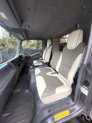 Isuzu NPR Horsebox Horse Box 2009 23