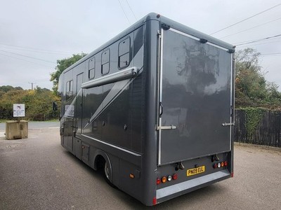 Isuzu NPR Horsebox Horse Box 2009 4