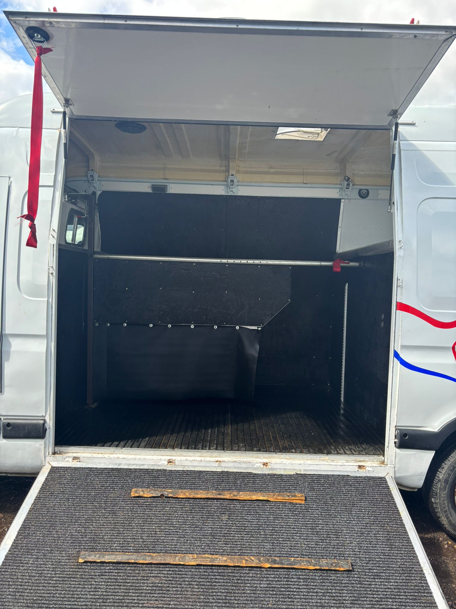 Swift Horsebox 2009 8