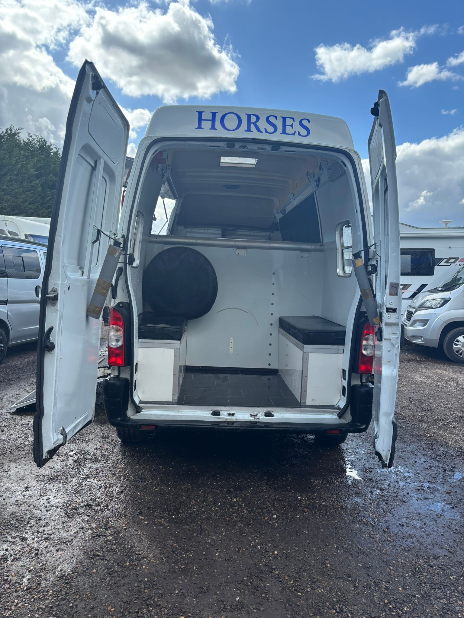 Swift Horsebox 2009 5