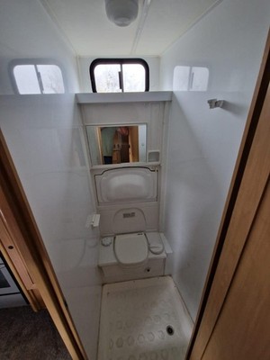 Iveco Ascot Supreme Horsebox Horse box 12