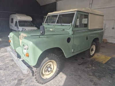Land Rover 88" Series III 