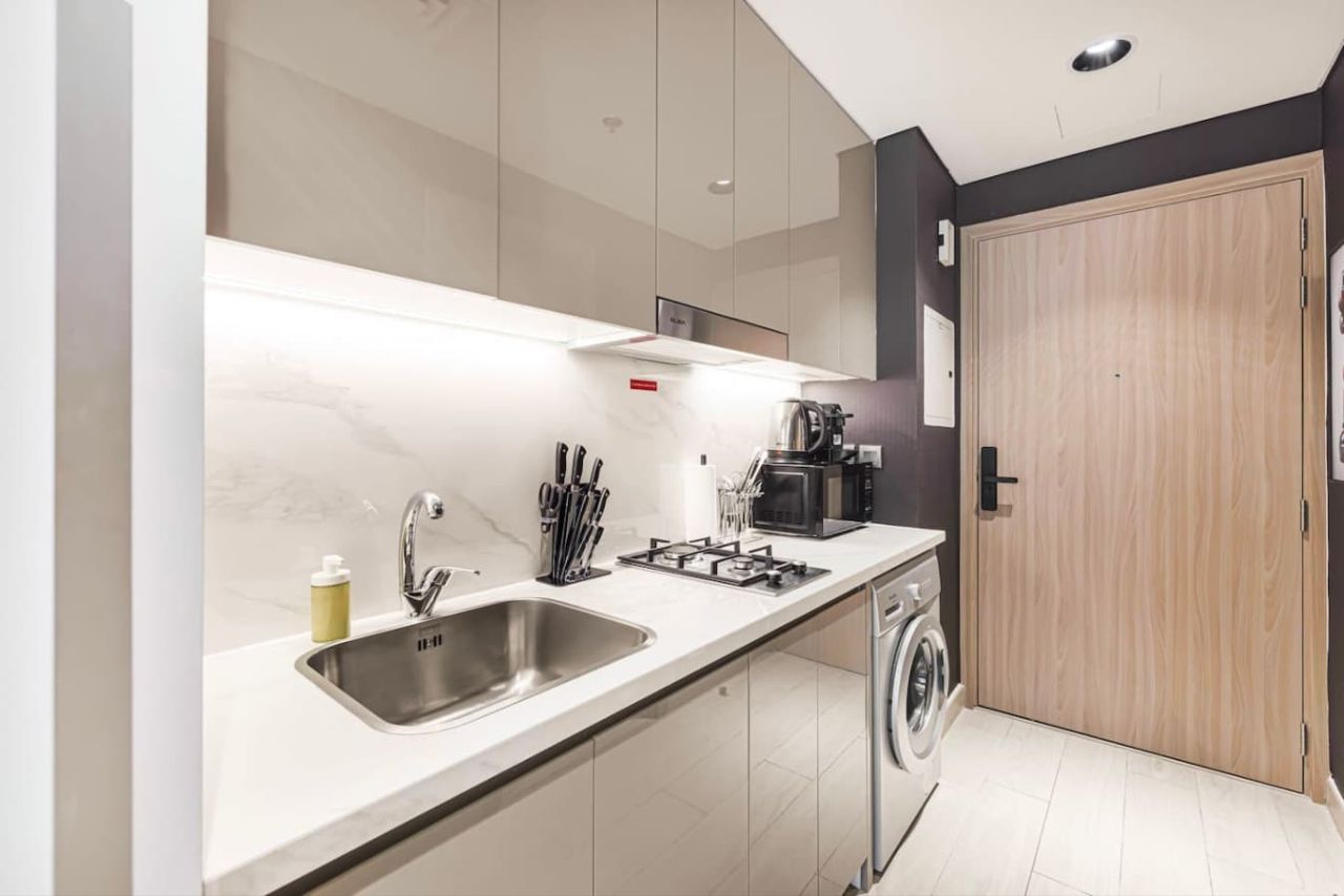 استوديو دانيلز | ميدان ون، عزيزي ريفييرا | إطلالة على المسبح - صورة 2