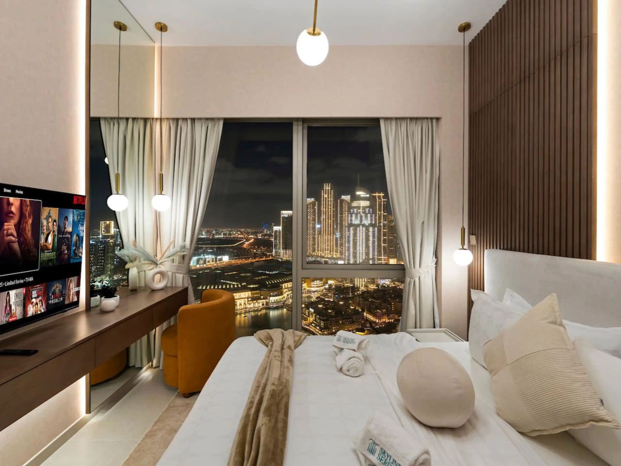 شقة سكاي لاين كراون | غرفتا نوم | إطلالة برج خليفة والنافورة | PS5 - صورة 3