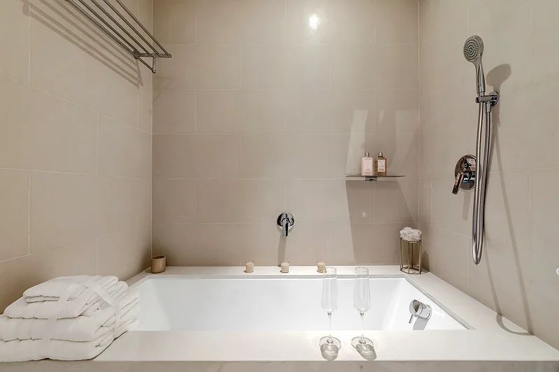 Spacious 1BR | Fully Furnished | Ain Dubai & Marina Views - صورة 19