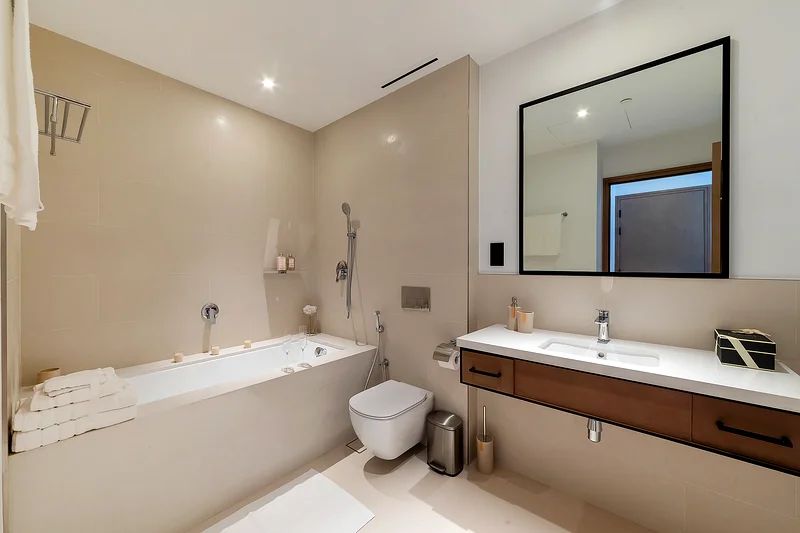 Spacious 1BR | Fully Furnished | Ain Dubai & Marina Views - صورة 18