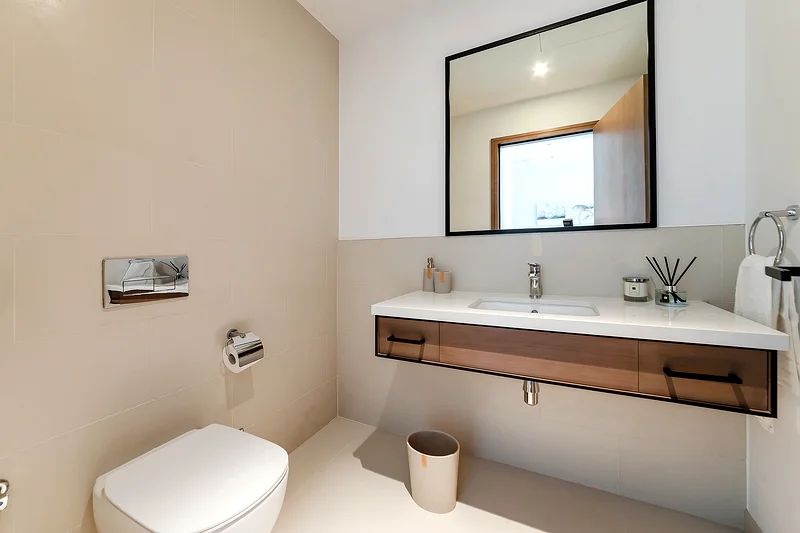 Spacious 1BR | Fully Furnished | Ain Dubai & Marina Views - صورة 13