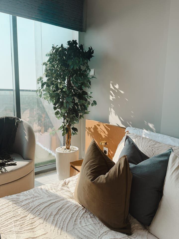 شقة سكاي لاين كراون | غرفتا نوم | إطلالة برج خليفة والنافورة | PS5 - صورة 12