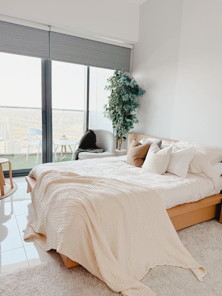 شقة سكاي لاين كراون | غرفتا نوم | إطلالة برج خليفة والنافورة | PS5 - صورة 13