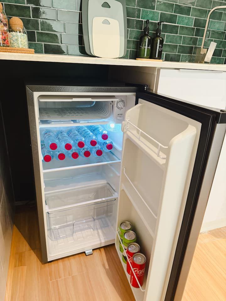 شقة سكاي لاين كراون | غرفتا نوم | إطلالة برج خليفة والنافورة | PS5 - صورة 14