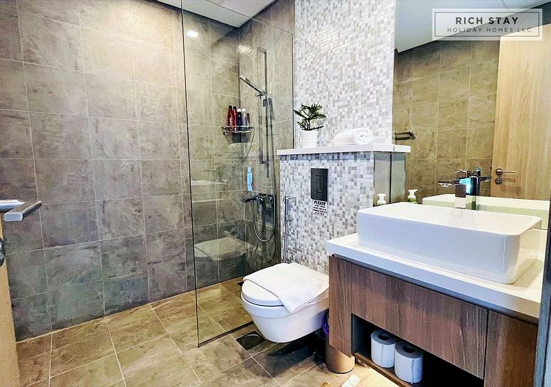 3BR Corner Unit | High-Floor | Spacious | Sea & Skyline Views - صورة 9