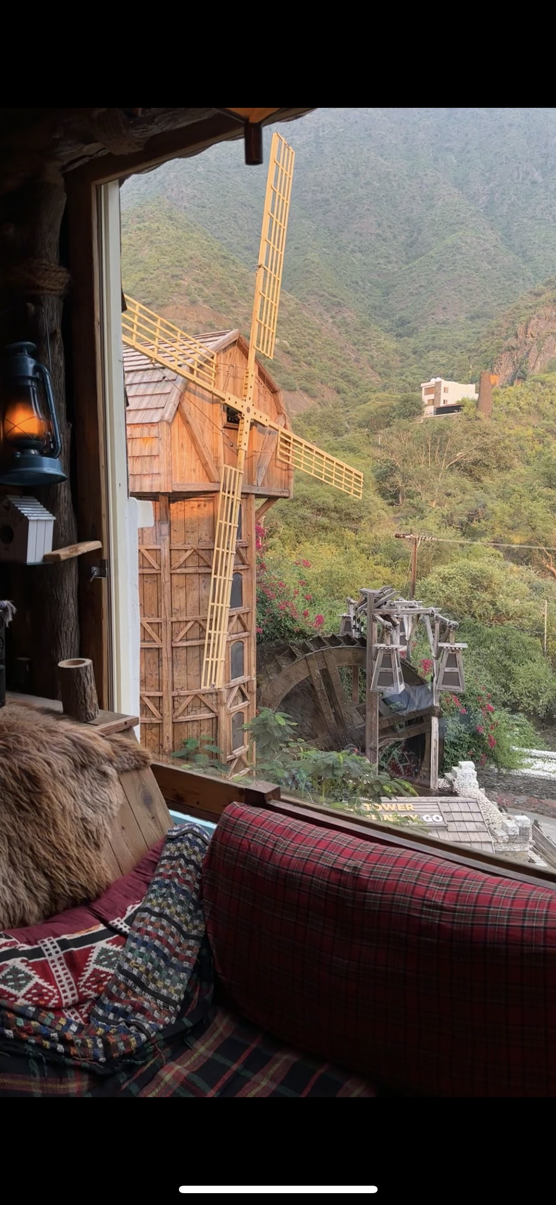 كوخ العسل في رجال المع