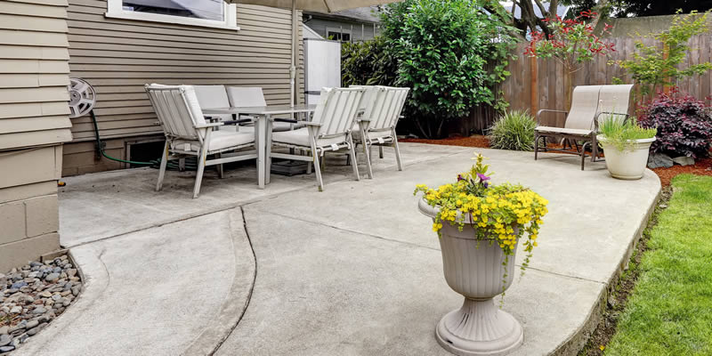 Decorative concrete patio by Mitchell Concrete LLC