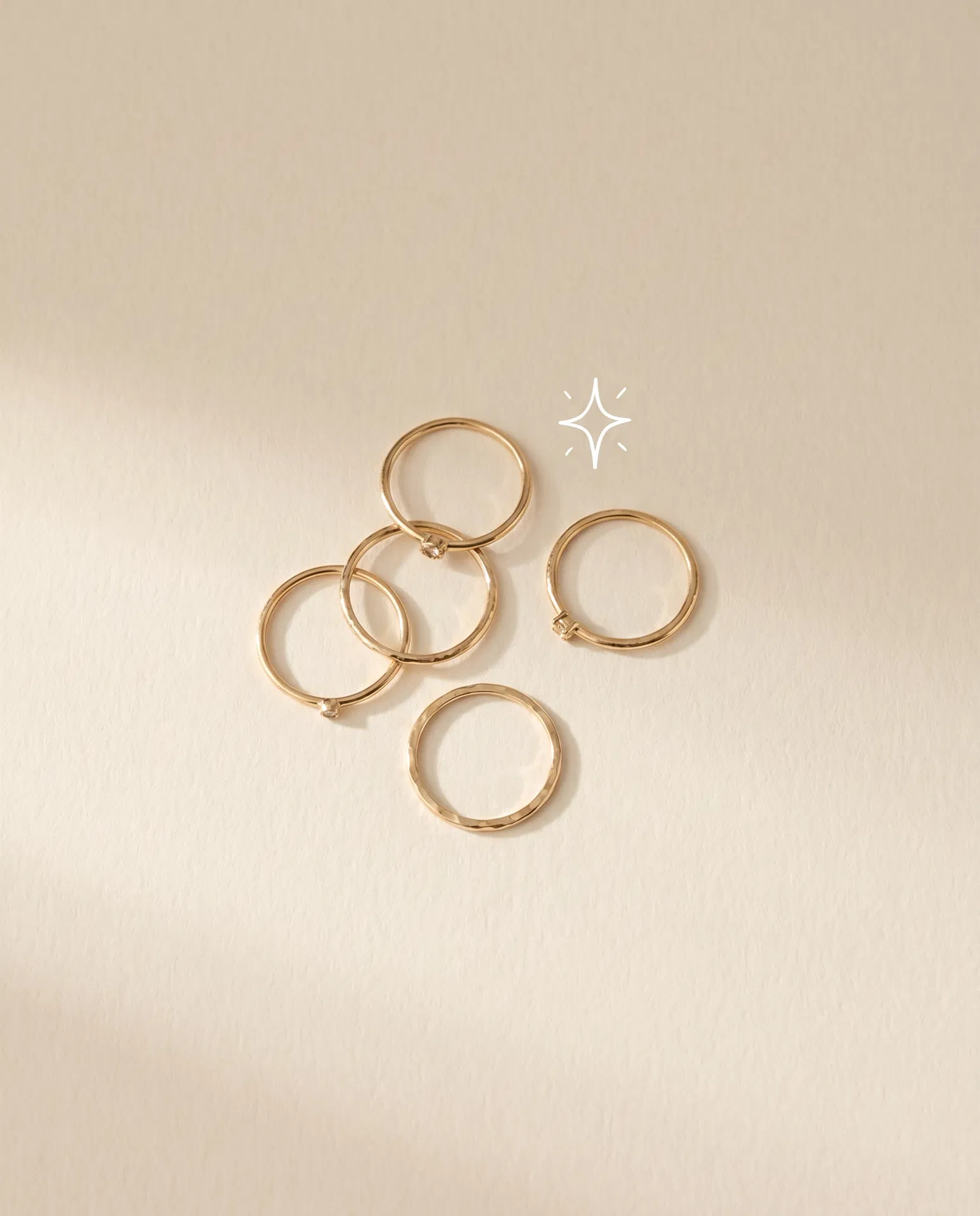 Minimalistische Goldringe