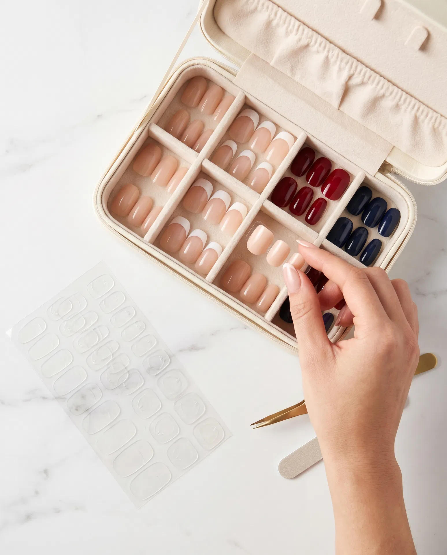 Nailuxe Press-Ons wiederverwendbar – verschiedene Designs in Box