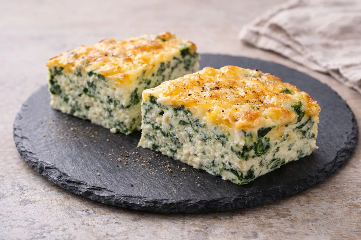 Protein-Spinat-Quark-Quiche ohne Boden - Proteinreiches Rezept | Magenkompass