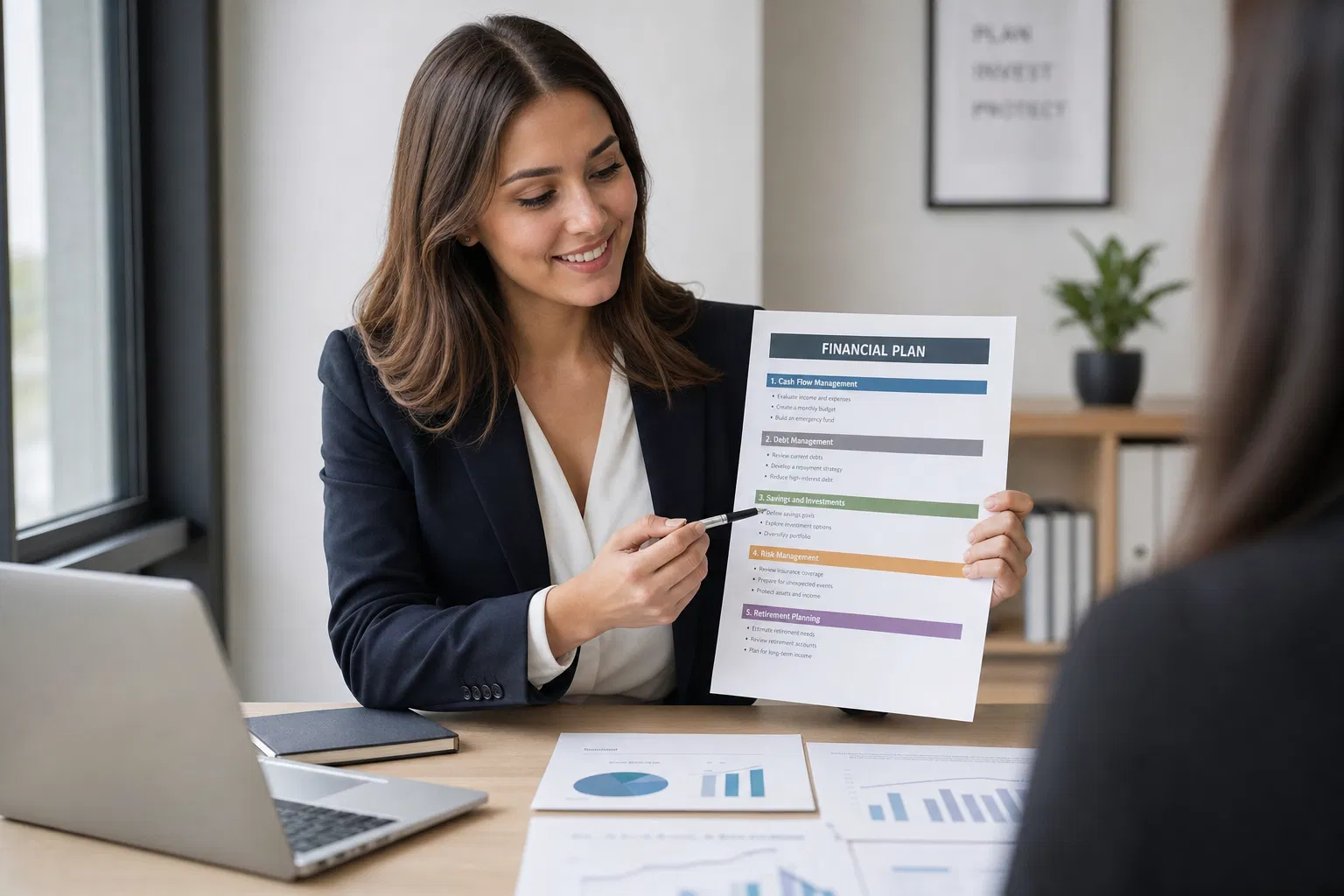 Finanzberaterin erklärt Finanzplan-Teilpläne