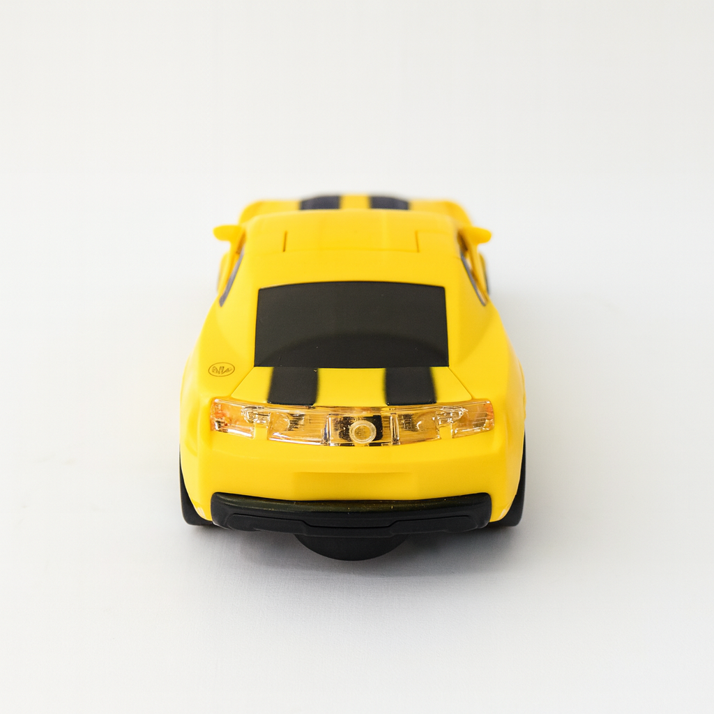 Carrinho Esportivo Transformers Amarelo 2 em 1 – Vira Robô com Luz e Movimento - Foto 3