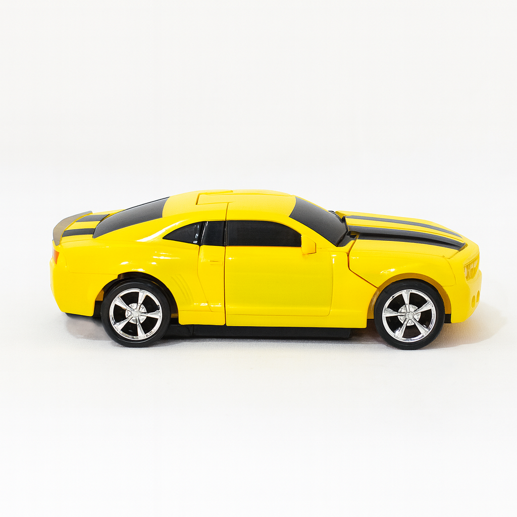 Carrinho Esportivo Transformers Amarelo 2 em 1 – Vira Robô com Luz e Movimento - Foto 4