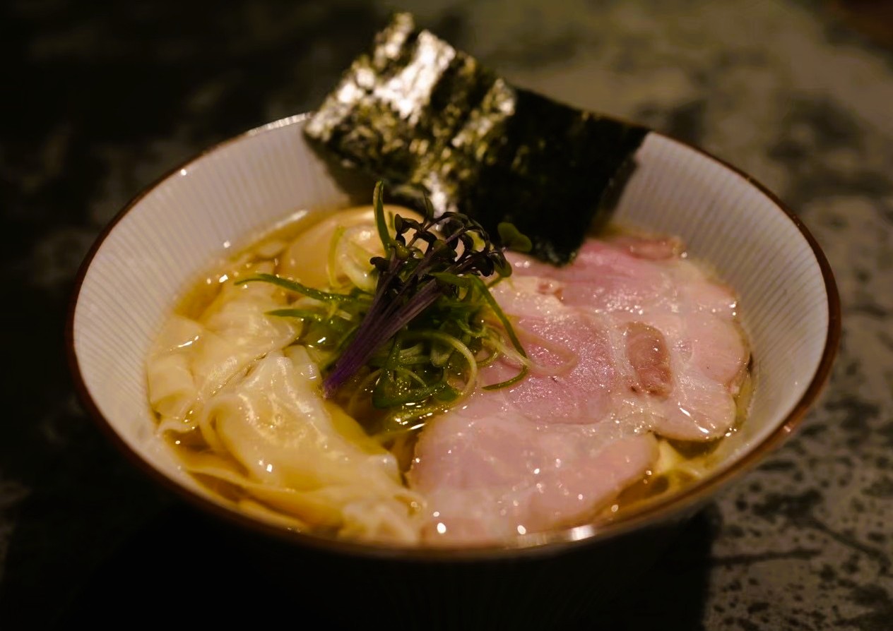 Sapporo: Ramen Tasting Tour with 3 Mini Bowls of Ramen