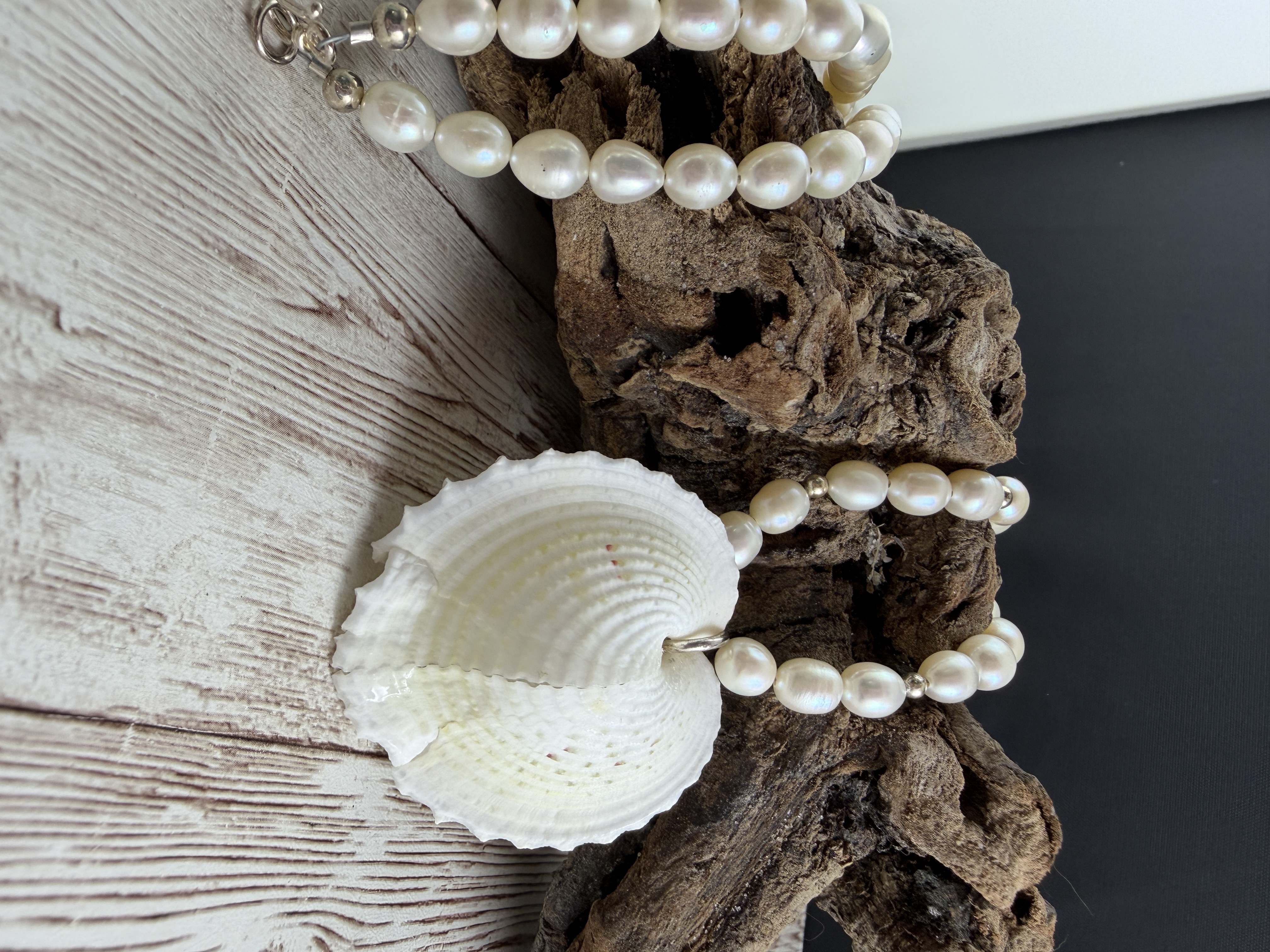 Pearl Necklace with Heart Shell Pendant thumbnail 12