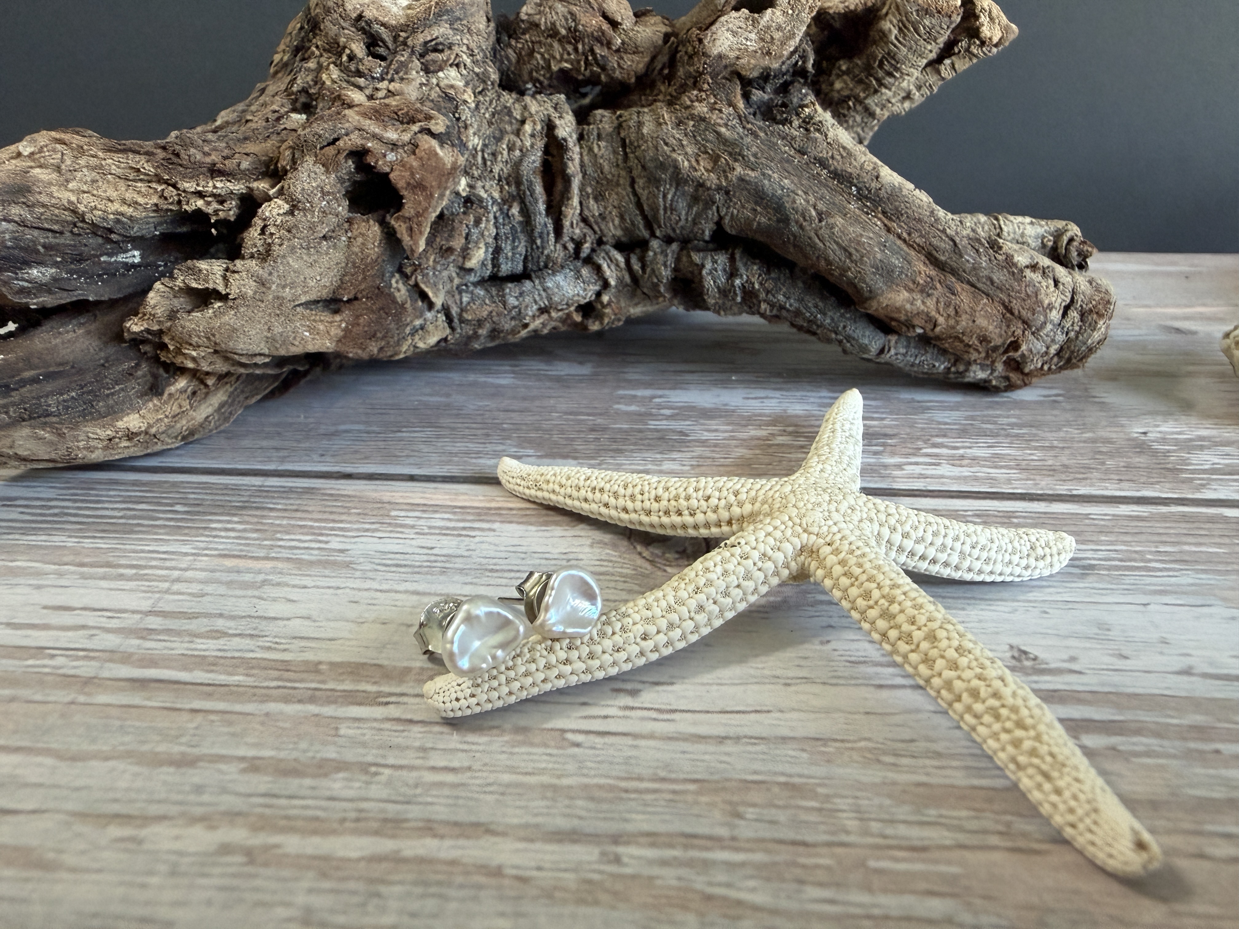 Keshi Pearl Studs No. 2 thumbnail 2
