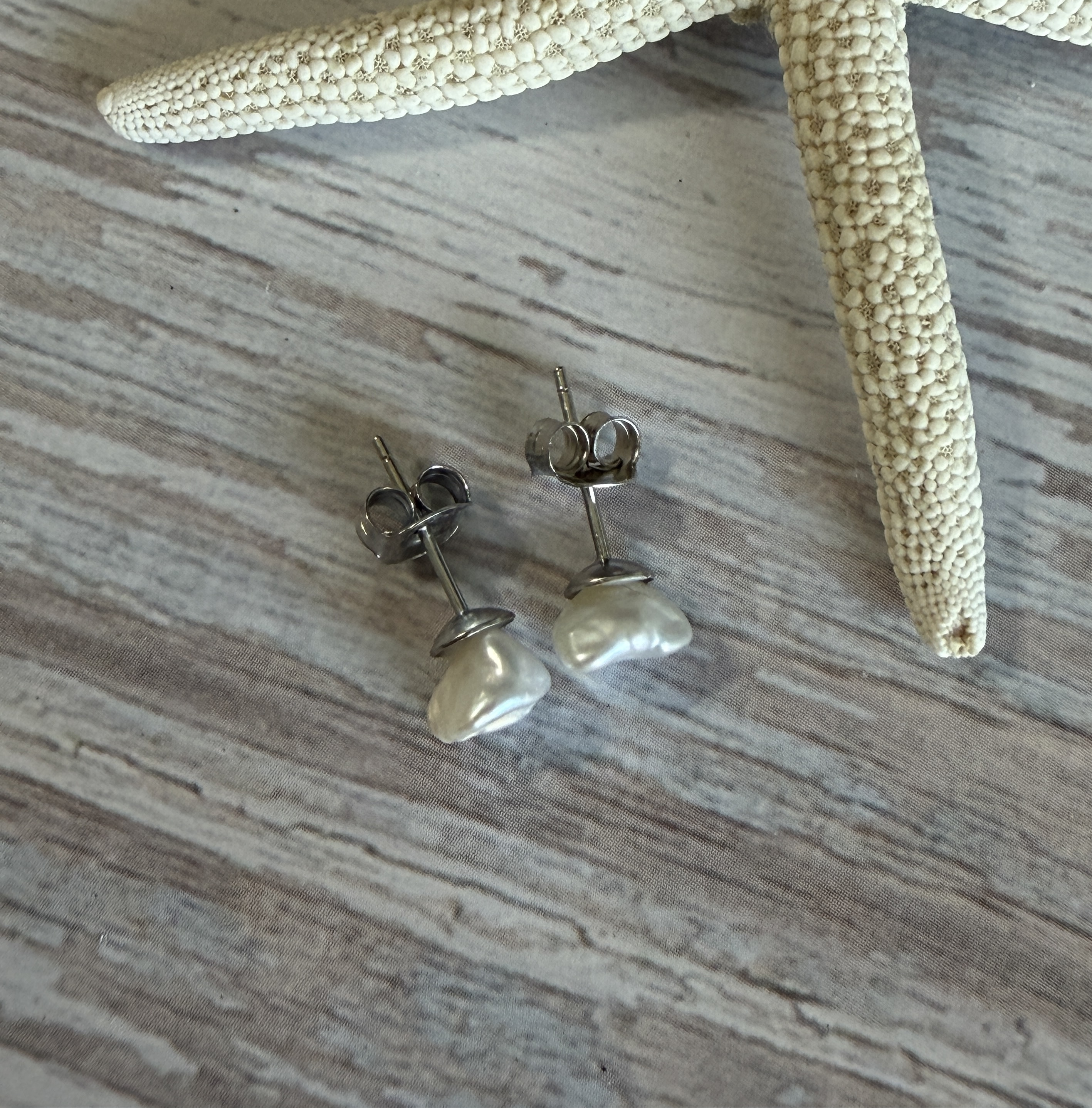 Keshi Pearl Studs No. 2 thumbnail 5