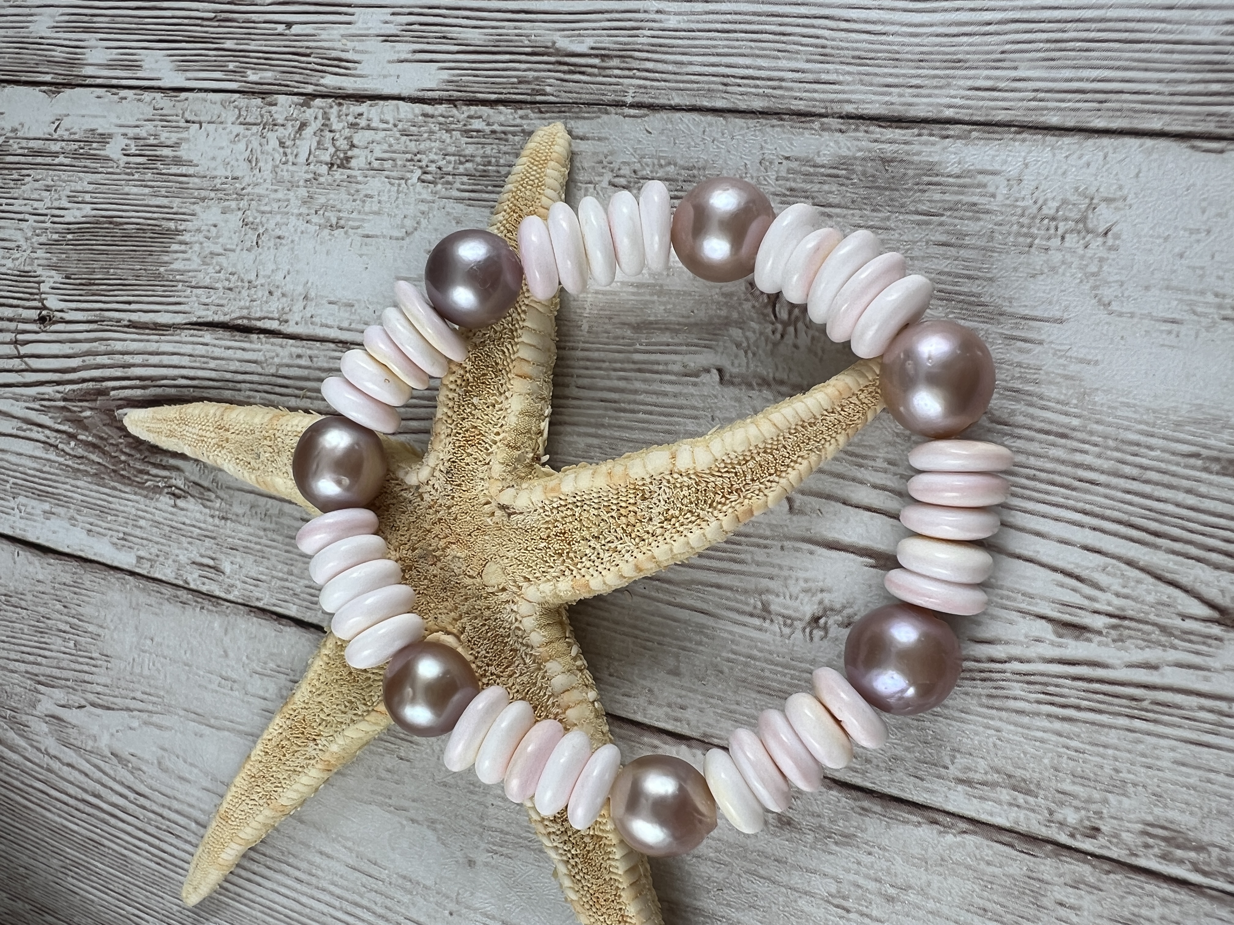 Queen Conch Shell and Pink Pearl Stretch Bracelet image 4
