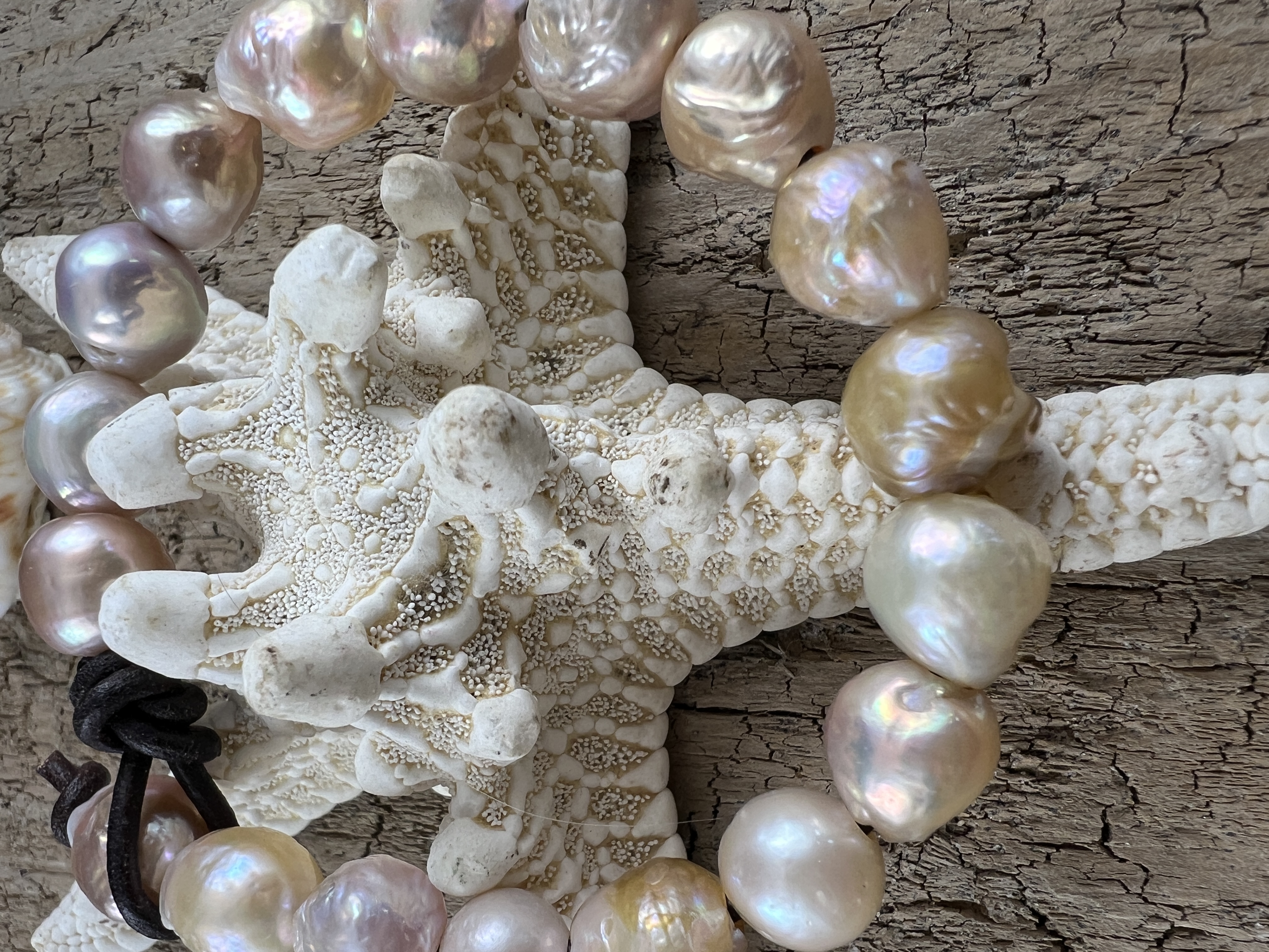 Handcrafted Baroque Pearl and Leather Bracelet, Blush Pink image 2