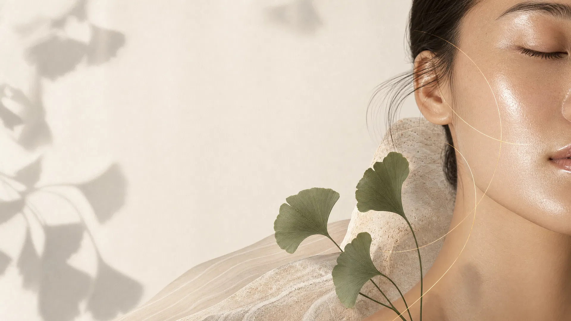Natural radiant skin with ginkgo leaves in the 初 Chū brand palette
